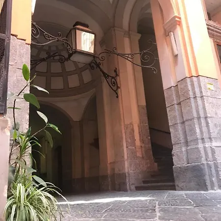 Ruffo Di Bagnara Palazzo Monumentale 4* Neapel
