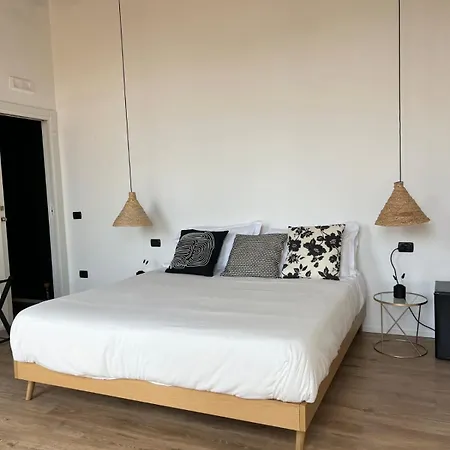 Bed and Breakfast Ruffo Di Bagnara Palazzo Monumentale Νάπολη