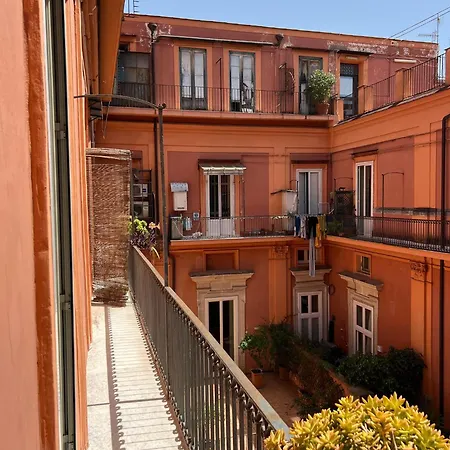 Ruffo Di Bagnara Palazzo Monumentale 4* Nápoly