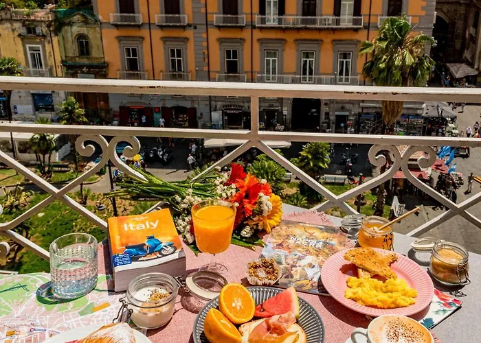 Ruffo Di Bagnara Palazzo Monumentale Napoli
